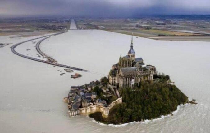 Gites Le Mont Desclos Saint Michel Beauvoir  Room photo